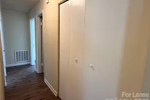 2220 Laburnum Ave, Charlotte, NC 28205 - Photo 6