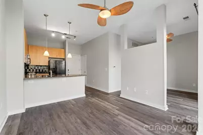 525 E 6th Street #201, Charlotte, NC 28202 - Photo 10