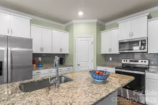 138 Creekview Rd, Hendersonville, NC 28792 - Photo 4