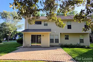 5401 Groveton Ct, Charlotte, NC 28269 - Photo 4