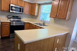 5401 Groveton Ct, Charlotte, NC 28269 - Photo 10