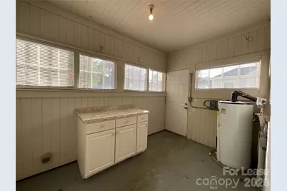 3820 Freedom Drive, Charlotte, NC 28208 - Photo 8