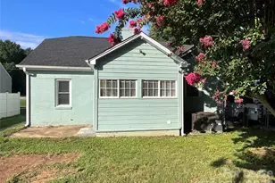 3820 Freedom Dr, Charlotte, NC 28208 - Photo 16