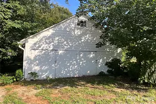 3820 Freedom Dr, Charlotte, NC 28208 - Photo 18