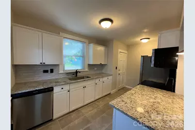 3820 Freedom Drive, Charlotte, NC 28208 - Photo 6
