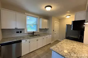 3820 Freedom Dr, Charlotte, NC 28208 - Photo 6