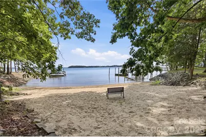 8247 Luckey Point Road, Denver, NC 28037 - Photo 2