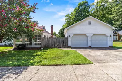 739 Oakbluff Circle, Charlotte, NC 28216 - Photo 42