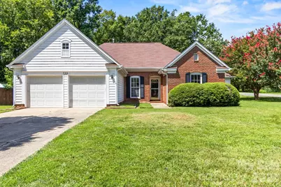 739 Oakbluff Circle, Charlotte, NC 28216 - Photo 1