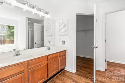 739 Oakbluff Circle, Charlotte, NC 28216 - Photo 26