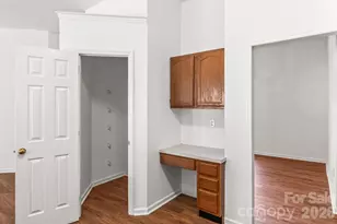 739 Oakbluff Cir, Charlotte, NC 28216 - Photo 22