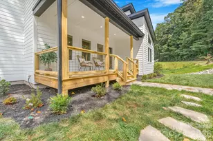 447 Blooming Laurel Dr, Hendersonville, NC 28792 - Photo 2