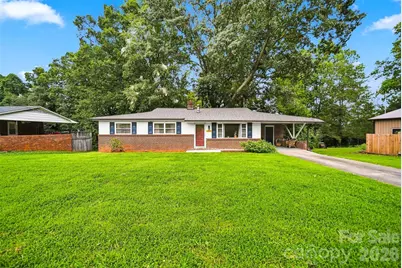 1920 30th Street NE, Hickory, NC 28601 - Photo 2