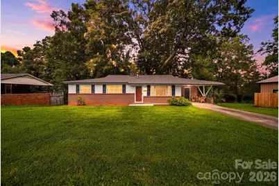 1920 30th Street NE, Hickory, NC 28601 - Photo 1