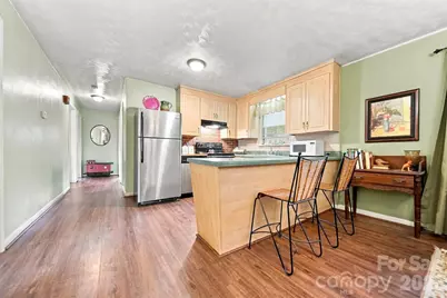 1920 30th Street NE, Hickory, NC 28601 - Photo 8