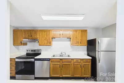 9511 Shannon Green Drive #APT E, Charlotte, NC 28213 - Photo 6