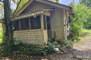 504 NW Hospital Ave, Lenoir, NC 28645 - Photo 8