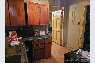 504 NW Hospital Avenue, Lenoir, NC 28645 - Photo 16