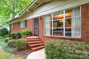 827 23rd Ave NE, Hickory, NC 28601 - Photo 2