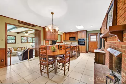 827 23rd Avenue NE, Hickory, NC 28601 - Photo 6