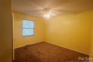 9607 Barkridge Rd, Charlotte, NC 28227 - Photo 6