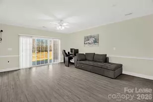 9047 Meadow Vista Rd, Charlotte, NC 28213 - Photo 12