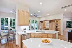 306 Wendover Heights Cir, Charlotte, NC 28211 - Photo 16