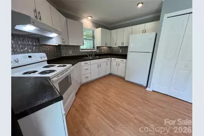 714 Farmington Circle, Hendersonville, NC 28739 - Photo 12