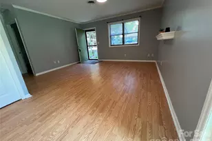 714 Farmington Cir, Hendersonville, NC 28739 - Photo 8