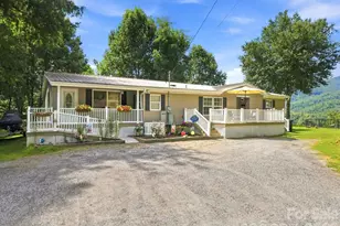4 Sunset Farms Rd, Whittier, NC 28789 - Photo 2