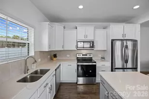 2502 Waverly Dr, Monroe, NC 28112 - Photo 4