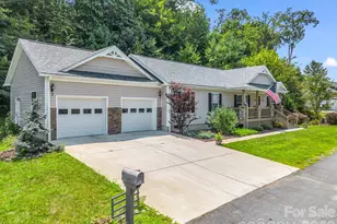 101 Plato Pl, Etowah, NC 28729 - Photo 2