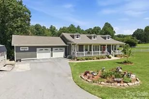 60 Shacoba Ln, Hendersonville, NC 28792 - Photo 2
