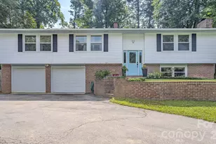 38 Ferenvilla Dr, Hendersonville, NC 28791 - Photo 2