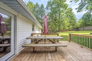38 Ferenvilla Dr, Hendersonville, NC 28791 - Photo 12