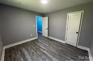 510 E Peachtree St, Dallas, NC 28034 - Photo 12