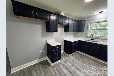 510 E Peachtree Street, Dallas, NC 28034 - Photo 6