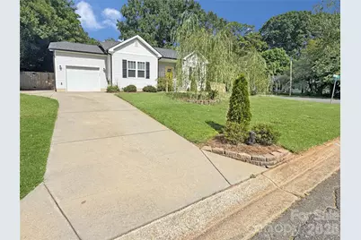 404 Skipwith Place, Charlotte, NC 28217 - Photo 2