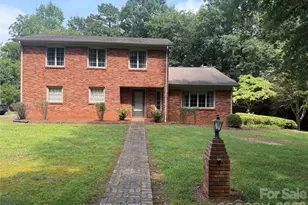 2015 39th Ave NE, Hickory, NC 28601 - Photo 1