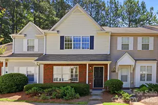 6720 Cypress Tree Ln, Charlotte, NC 28215 - Photo 2