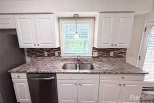 6735 Carmel Hills Dr, Charlotte, NC 28226 - Photo 18