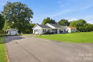 204 Memorial Dr, Clover, SC 29710 - Photo 22