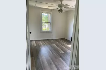827 Forest Street, Hendersonville, NC 28739 - Photo 10