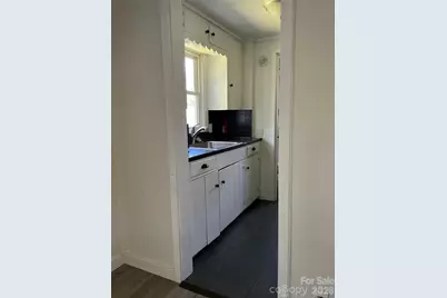 827 Forest Street, Hendersonville, NC 28739 - Photo 8
