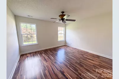 9244 Simonton Drive, Charlotte, NC 28269 - Photo 4