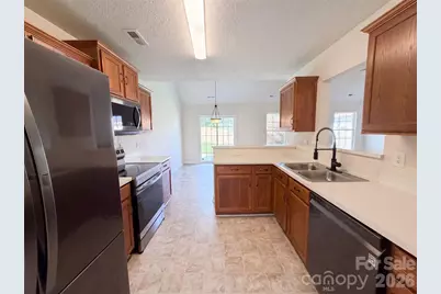 9244 Simonton Drive, Charlotte, NC 28269 - Photo 2