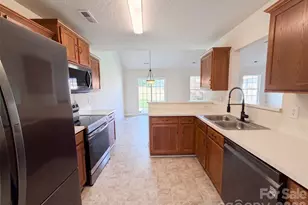 9244 Simonton Dr, Charlotte, NC 28269 - Photo 2