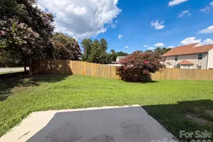 9244 Simonton Dr, Charlotte, NC 28269 - Photo 18