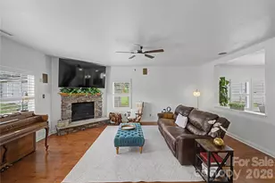 329 Farm Springs Dr, Mount Holly, NC 28120 - Photo 10