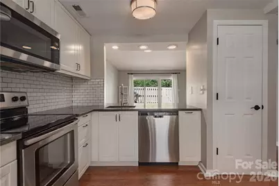 2744 Von Thuringer Court, Charlotte, NC 28210 - Photo 4